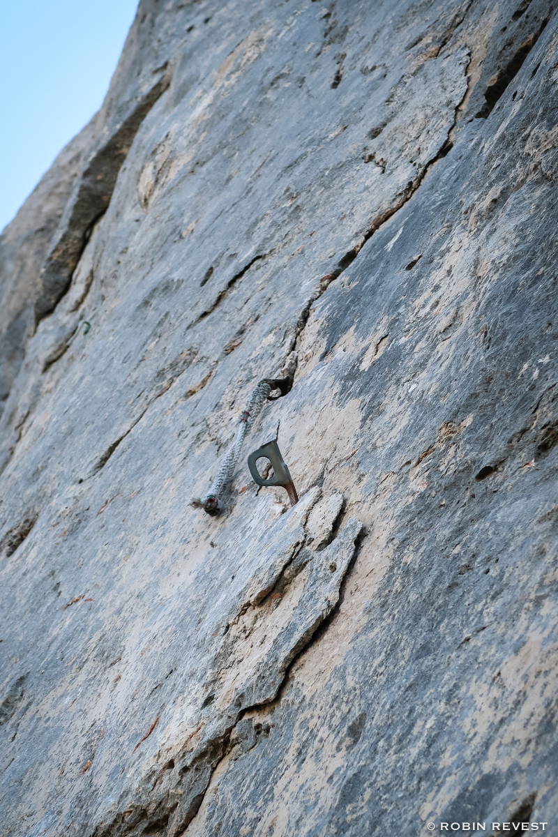 Pitons en artif dans la directe de la Romaine Pic de Bartagne